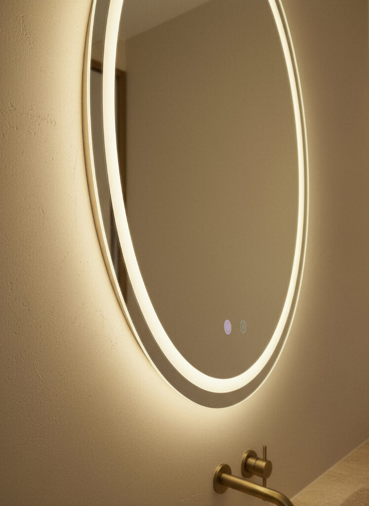 VIDI LUNOR – Ovale LED Badkamerspiegel 80×60 cm – Anti-Condens & 3 Lichtkleuren